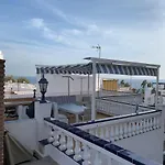 Дом отдыха Casa Torrecilla Linda Adosado 2 A 50 Metros De La Playa Torrecilla Нерха