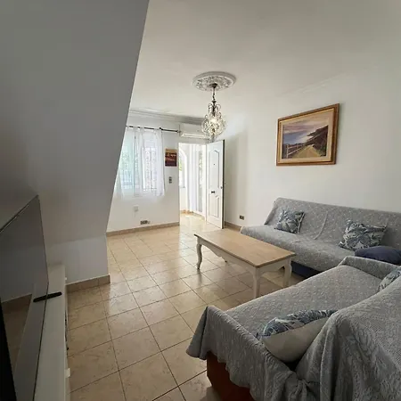 Casa Torrecilla Linda Adosado 2 A 50 Metros De La Playa Torrecilla Casa vacanze Nerja