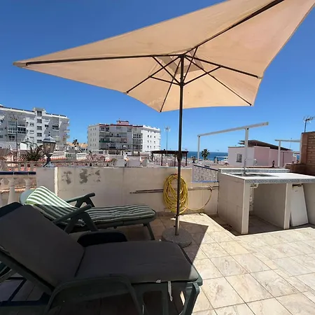 Будинок відпочинку Casa Torrecilla Linda Adosado 2 A 50 Metros De La Playa Torrecilla Нерха