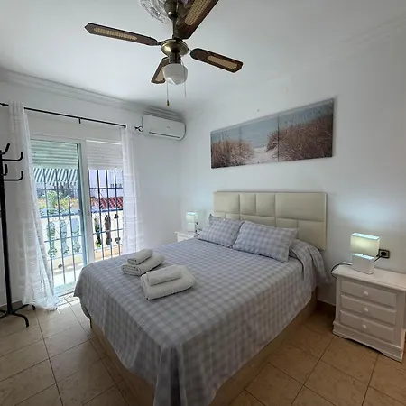 Casa Torrecilla Linda Adosado 2 A 50 Metros De La Playa Torrecilla * Nerja