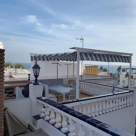 Будинок відпочинку Casa Torrecilla Linda Adosado 2 A 50 Metros De La Playa Torrecilla Нерха