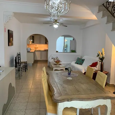 Casa Torrecilla Linda Adosado 2 A 50 Metros De La Playa Torrecilla Nerja