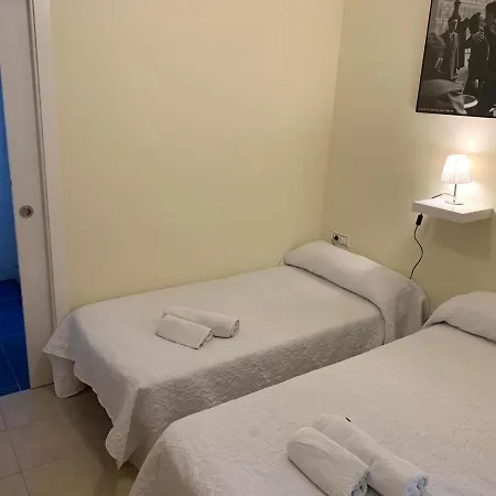 Casa Torrecilla Linda Adosado 2 A 50 Metros De La Playa Torrecilla Nerja