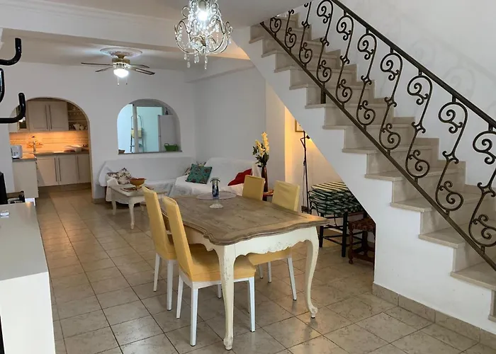 Casa Torrecilla Linda Adosado 2 A 50 Metros De La Playa Torrecilla Casa de Férias Nerja