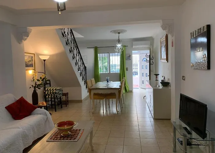 Дом отдыха Casa Torrecilla Linda Adosado 2 A 50 Metros De La Playa Torrecilla Нерха