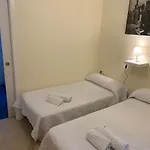 Casa Torrecilla Linda Adosado 2 A 50 Metros De La Playa Torrecilla Nerja